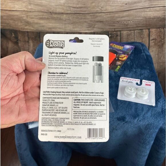 COPY - Halloween special lot #11 with various Halloween supplies - Picture 6 of 6